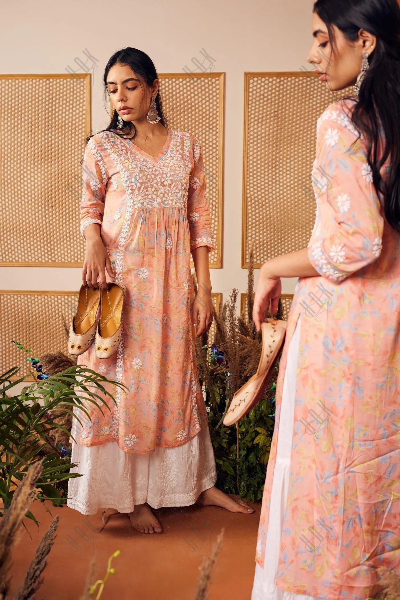 Samma Mul Printed  Hand Embroidery Chikankari Kurta- Peach